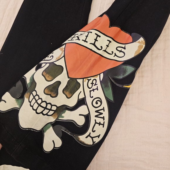 Ed Hardy Black Graphic Jeans And Scark Top - Picture 2 of 11